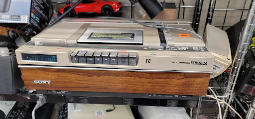 Thrift Store «Goodwill Store & Donation Center», reviews and photos, 5518 Touhy Ave, Skokie, IL 60077, USA