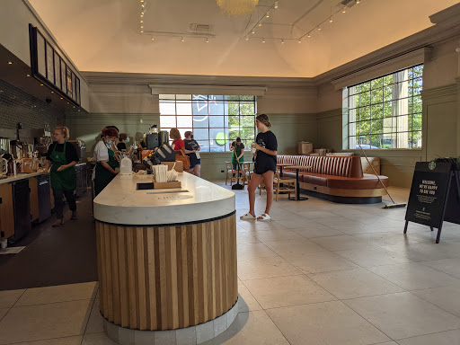 Coffee Shop «Starbucks», reviews and photos, 2450 E Main St, Bexley, OH 43209, USA