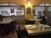 Atmosphère du Restaurant de poisson La Salinoise à Hyères - n°3