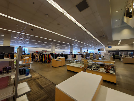 Department Store «Nordstrom Rack Downtown San Francisco», reviews and photos, 555 9th St, San Francisco, CA 94103, USA