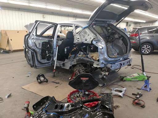 Auto Body Shop «Petersen Body Shop», reviews and photos, 3603 S Burdick St, Kalamazoo, MI 49001, USA