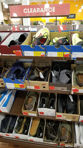 Outdoor Sports Store «Sierra Trading Post», reviews and photos, 215 N Maple Rd Unit 1F, Ann Arbor, MI 48103, USA