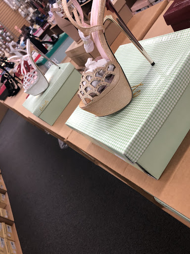 Shoe Store «Gussini Fashion & Shoes», reviews and photos, 3443 Laurel Fort Meade Rd, Laurel, MD 20724, USA