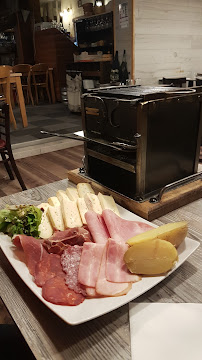 Raclette du Restaurant français La Marmotte à Les Angles - n°15