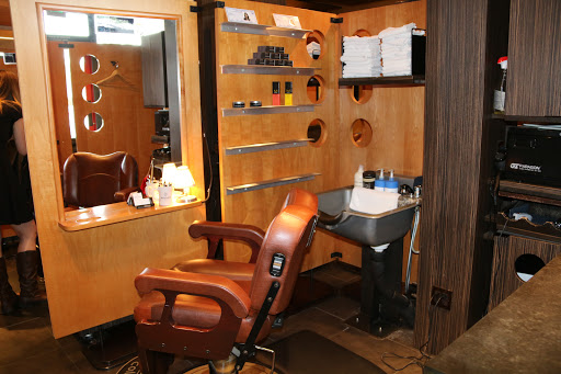 Barber Shop «Weldon Barber», reviews and photos, 6220 E Lake Sammamish Pkwy SE b, Issaquah, WA 98029, USA