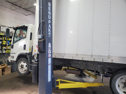 Auto Repair Shop «R P Auto Inc», reviews and photos, 6935 W Irving Park Rd, Chicago, IL 60634, USA