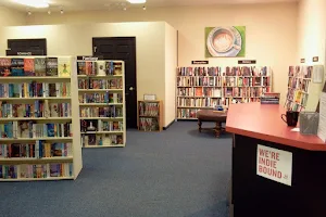 Between the Covers Bookshop image