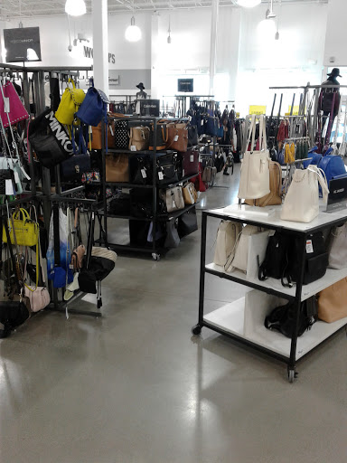 Department Store «Saks OFF 5TH», reviews and photos, 3940 Stelzer Rd, Columbus, OH 43219, USA
