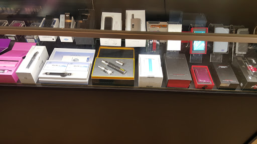 Vaporizer Store «Lil Buddha Vapor & Smoke Shop», reviews and photos, 6916 Big Bend Rd, Gibsonton, FL 33534, USA