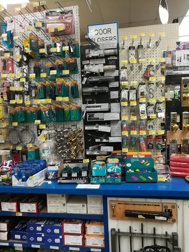 Hardware Store «Clark-Devon Hardware», reviews and photos, 6401 N Clark St, Chicago, IL 60626, USA