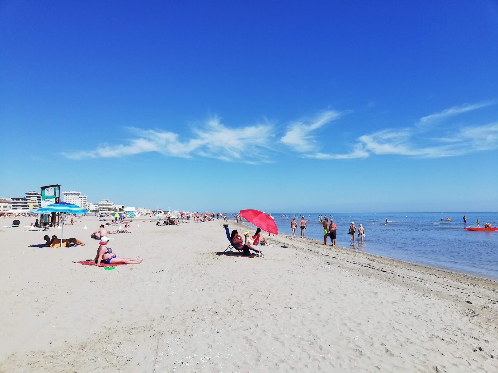 Foto von Rimini Miramare mit türkisfarbenes wasser Oberfläche