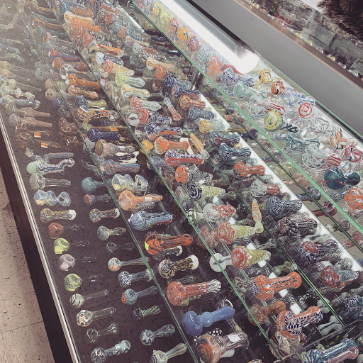 Tobacco Shop «AK SMOKE SHOP», reviews and photos, 5135 W Shaw Ave, Fresno, CA 93722, USA
