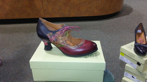 Shoe Store «Reyers Shoe Store», reviews and photos, 40 S Water Ave, Sharon, PA 16146, USA