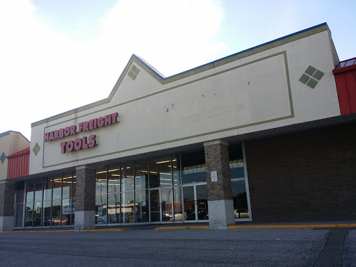 Hardware Store «Harbor Freight Tools», reviews and photos, 6272 Pearl Rd, Parma Heights, OH 44130, USA