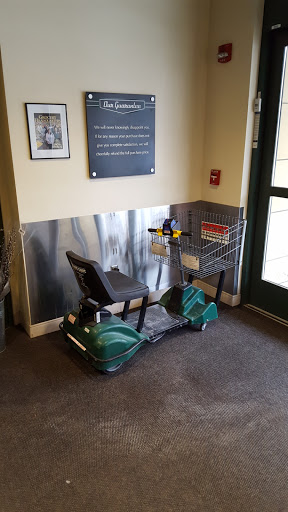 Grocery Store «Lunds & Byerlys Uptown Minneapolis», reviews and photos, 1450 W Lake St, Minneapolis, MN 55408, USA