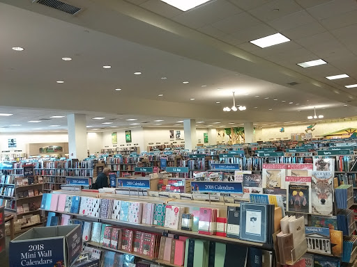 Book Store «Barnes & Noble», reviews and photos, 6646 Loisdale Rd, Springfield, VA 22150, USA