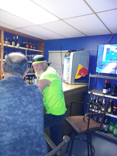 Liquor Store «County Line Liquor», reviews and photos, 15965 Dixie Hwy, Crittenden, KY 41030, USA