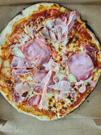 Prosciutto crudo du Pizzas à emporter House pizza à Civrieux-d'Azergues - n°4