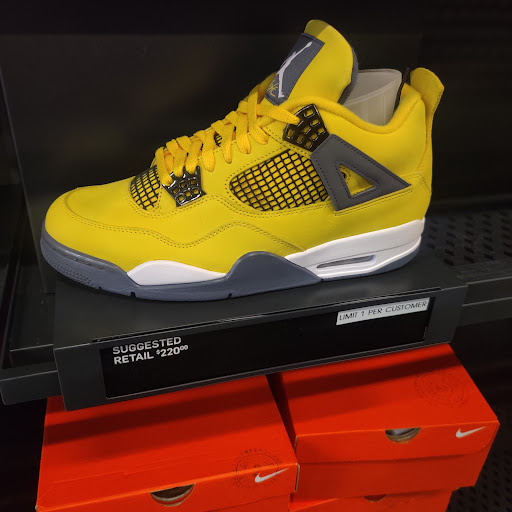 Sportswear Store «Nike», reviews and photos, 1261 Woodward Ave, Detroit, MI 48226, USA