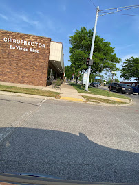 Etlinger Chiropractic Clinic - Photo 2 - Car repair in Wyandotte, MI, Dearborn