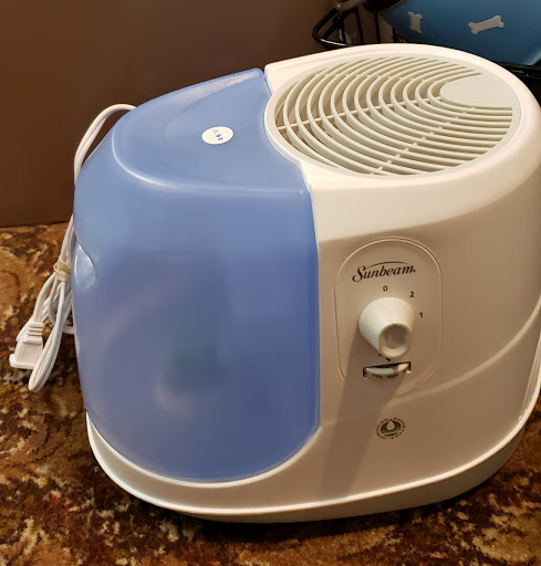 Thrift Store «Hand to Hand Thrift Store», reviews and photos, 785 Terryville Ave, Bristol, CT 06010, USA