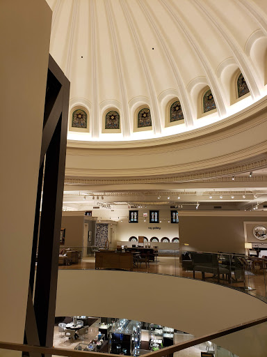 Department Store «Barneys New York, Chicago», reviews and photos, 15 E Oak St, Chicago, IL 60611, USA