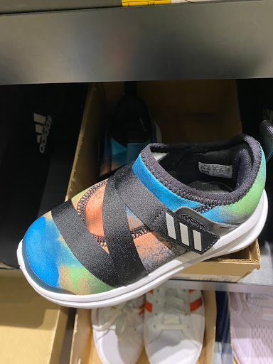 Sporting Goods Store «adidas Outlet Store Woodburn», reviews and photos, 1001 N Arney Rd Ste 400, Woodburn, OR 97071, USA