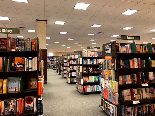Book Store «Barnes & Noble Booksellers», reviews and photos, 118 E Broadway #238, Bloomington, MN 55425, USA