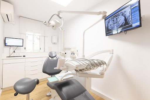 Clínica Dental Cuadros | Nou Barris Canyelles en Barcelona, Barcelona