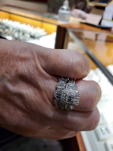 Jewelry Store «Zales - The Diamond Store», reviews and photos, 27001 US Hwy 19 N #1056, Clearwater, FL 33761, USA