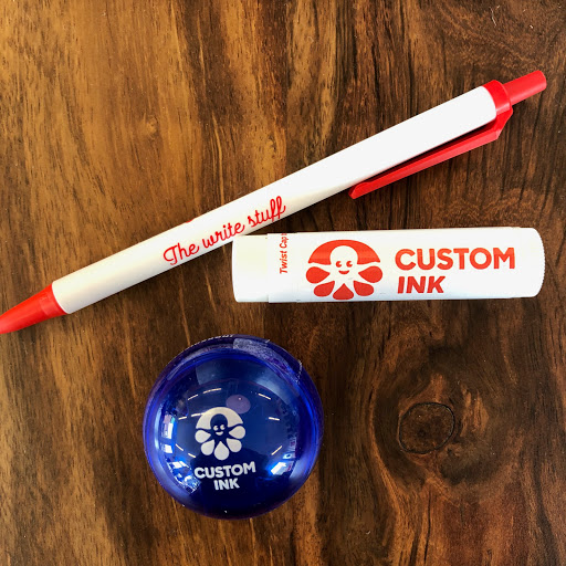 Custom T-shirt Store «CustomInk - Custom T-shirt Store - Richmond», reviews and photos, 3401 W Cary St, Richmond, VA 23221, USA