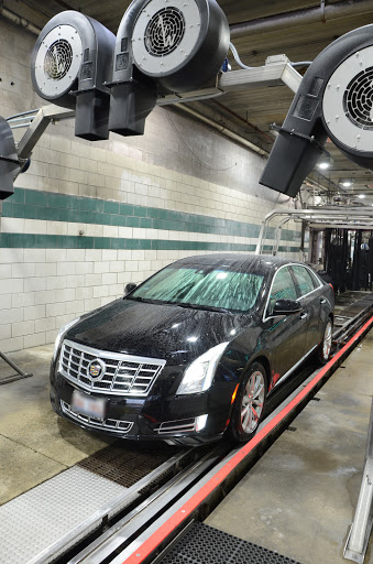 Car Wash «Platinum Car Wash & Lube Center», reviews and photos, 20 E Loop Rd, Wheaton, IL 60189, USA