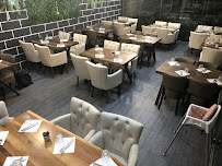 Atmosphère du Restaurant turc Restaurant Ayhan Usta à Les Pavillons-sous-Bois - n°16