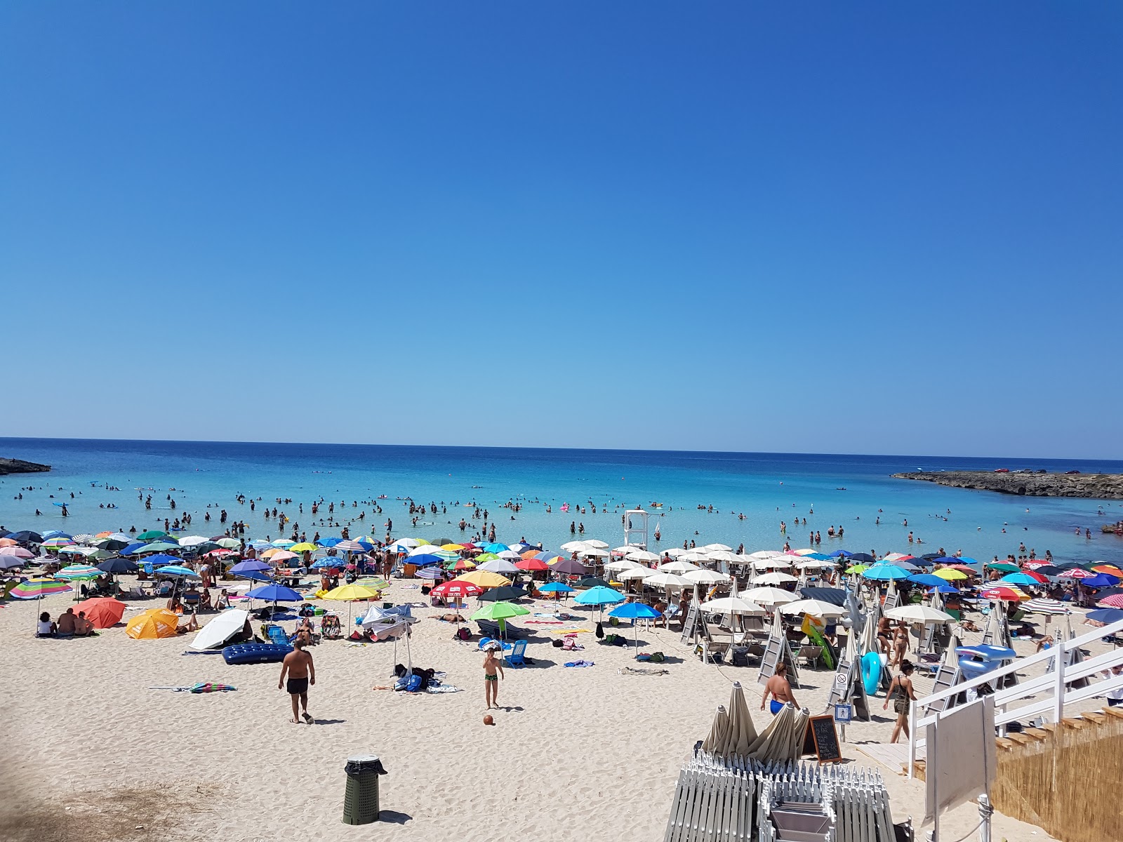 Photo of Spiaggia di Montedarena with partly clean level of cleanliness