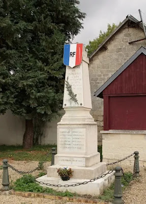 Monument aux morts de Chivres-Val à Chivres-Val