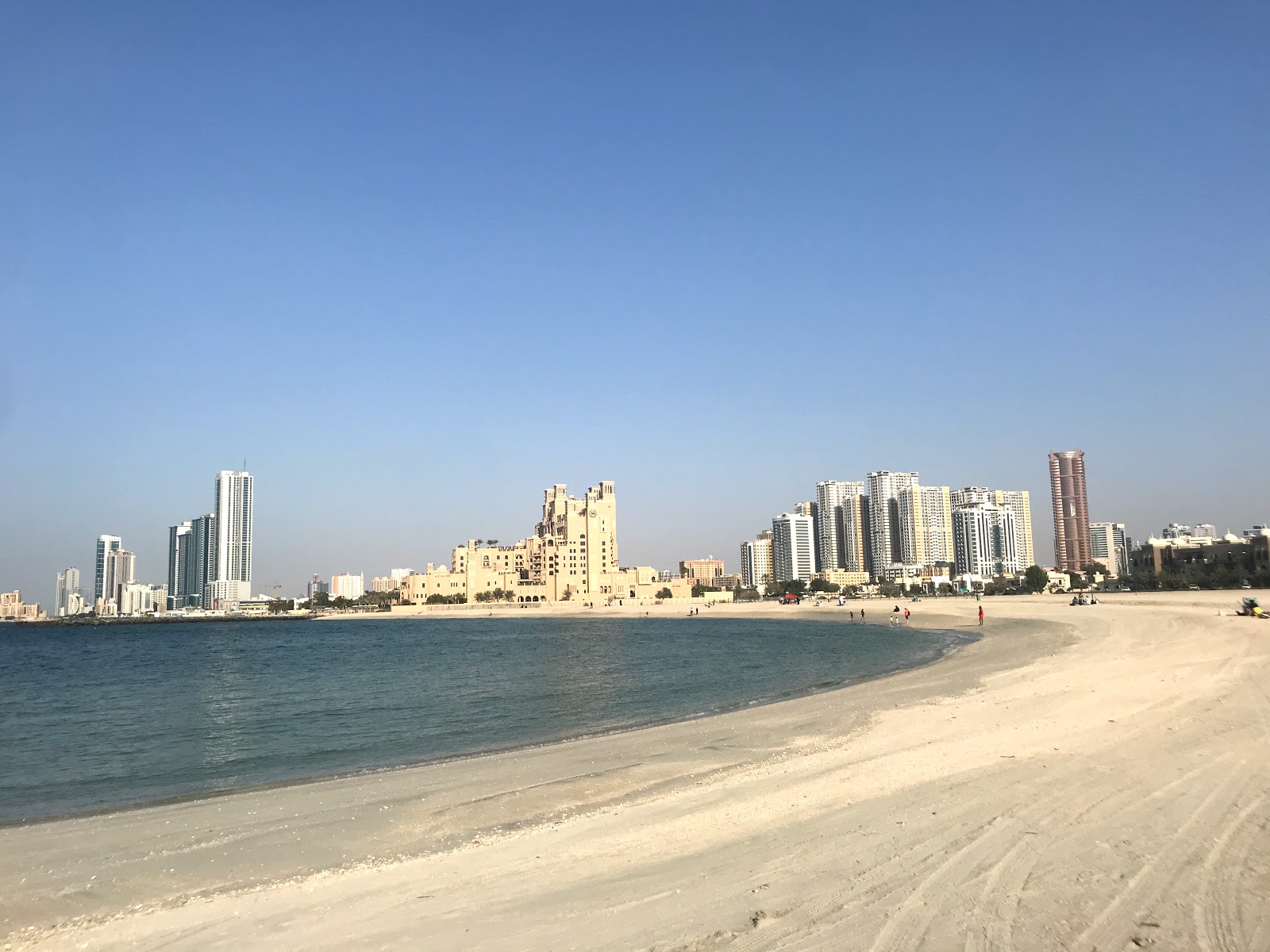 Foto de Sharjah beach New área de servicios