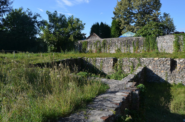 Strada Mircea cel Mare 1, Curtea de Argeș 115300, România