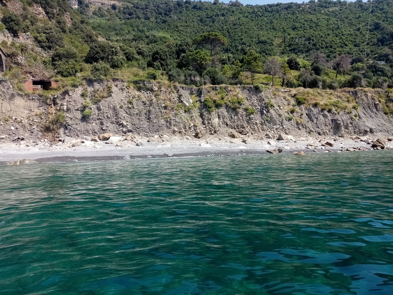 Fotografie cu Spiaggia di Guvano Vernazza amplasat într-o zonă naturală