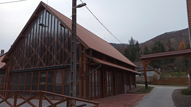 Nyitvatartás: Háromhutai Erdei Iskola