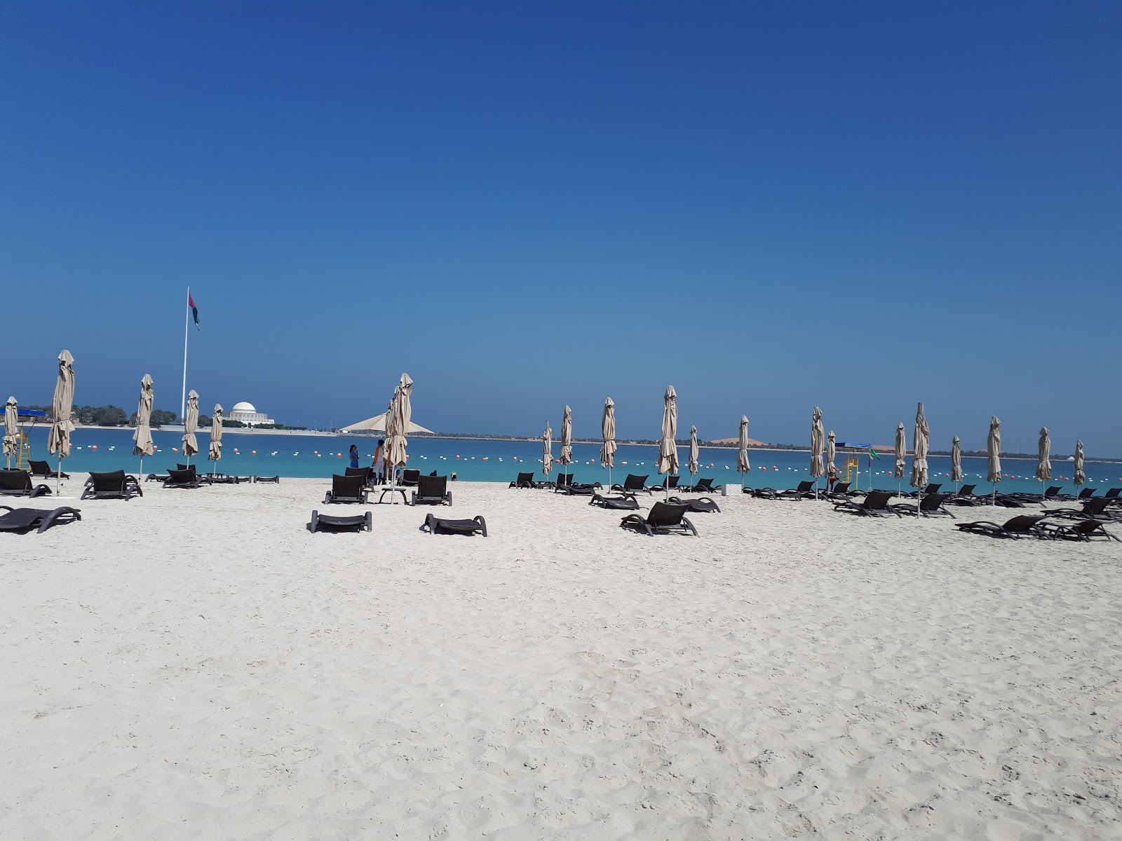 Corniche beach'in fotoğrafı çok temiz temizlik seviyesi ile