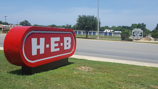 Grocery Store «H-E-B Grocery», reviews and photos, 609 19th St, Hondo, TX 78861, USA