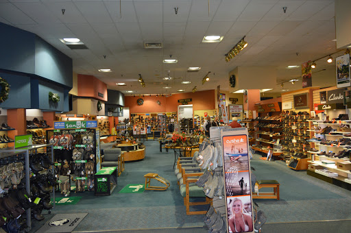Shoe Store «Reyers Shoe Store», reviews and photos, 40 S Water Ave, Sharon, PA 16146, USA