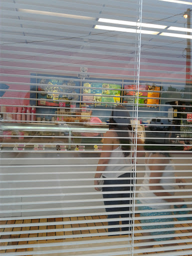 Ice Cream Shop «Baskin-Robbins», reviews and photos, 1011 Main St, Tupelo, MS 38801, USA