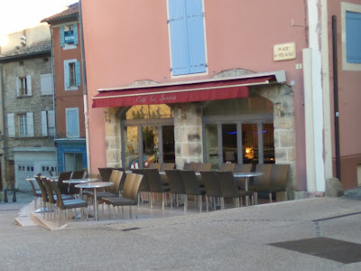 Le Café De La Source à Aubenas