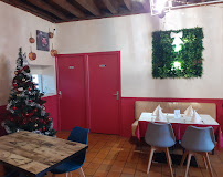Atmosphère du Restaurant Le Petit Chêne Brun à Chennebrun - n°2