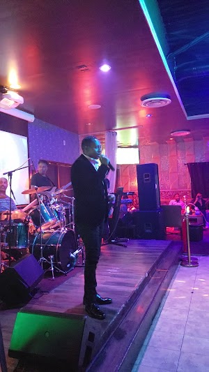 BLACK ROSE LOUNGE - photo 17