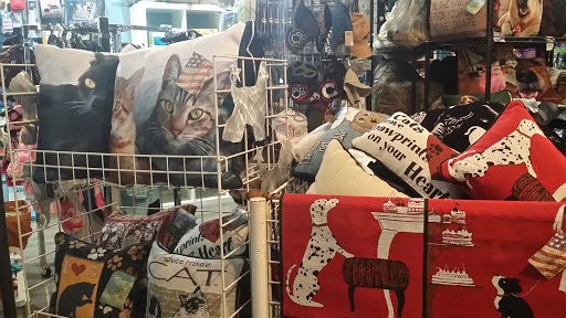 Pet Supply Store «Dog-Mania & Cats», reviews and photos, 37846 Meridian Ave, Dade City, FL 33525, USA