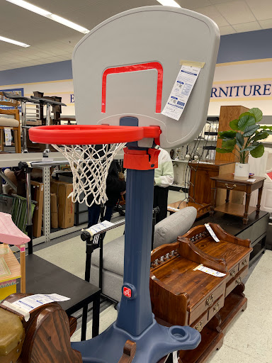 Thrift Store «Goodwill Thrift Store», reviews and photos, 13920 SW Pacific Hwy, Tigard, OR 97223, USA