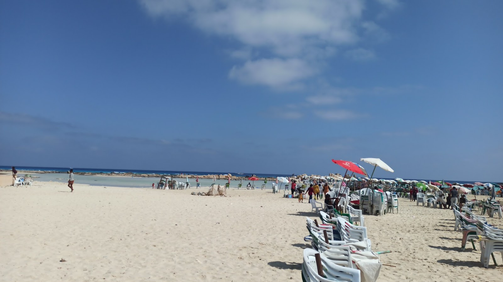 Foto von Lover Beach mit geräumiger strand