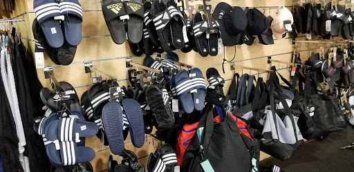 Shoe Store «DSW Designer Shoe Warehouse», reviews and photos, 139 Flatbush Ave, Brooklyn, NY 11217, USA